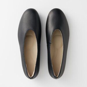 Muji Leather Flats in Black Size 8.5 EUC